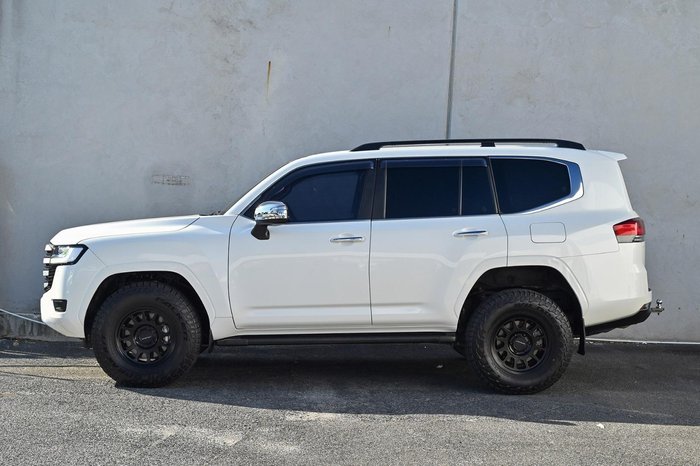 2022 Toyota Landcruiser Sahara FJA300R 4X4 Dual Range Crystal Pearl
