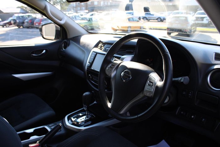 2020 Nissan Navara SL