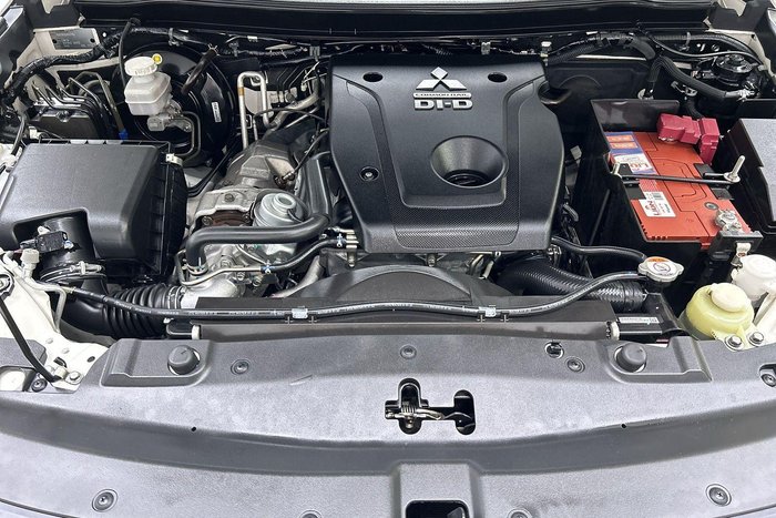 2022 Mitsubishi Pajero Sport Exceed