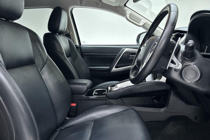 2022 Mitsubishi Pajero Sport Exceed