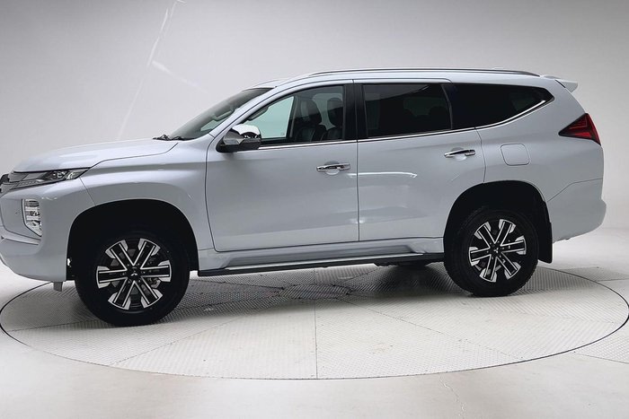 2022 Mitsubishi Pajero Sport Exceed