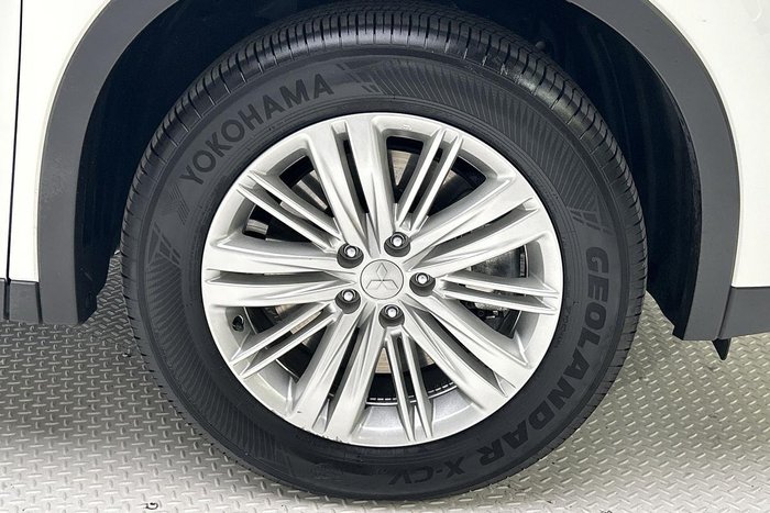 2024 Mitsubishi Outlander LS