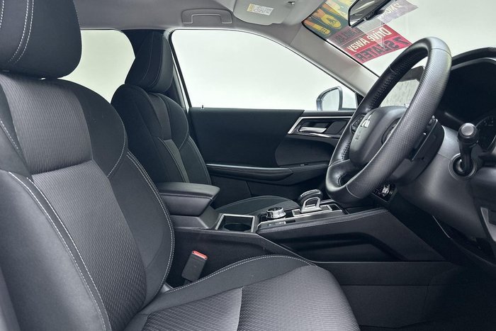 2024 Mitsubishi Outlander LS