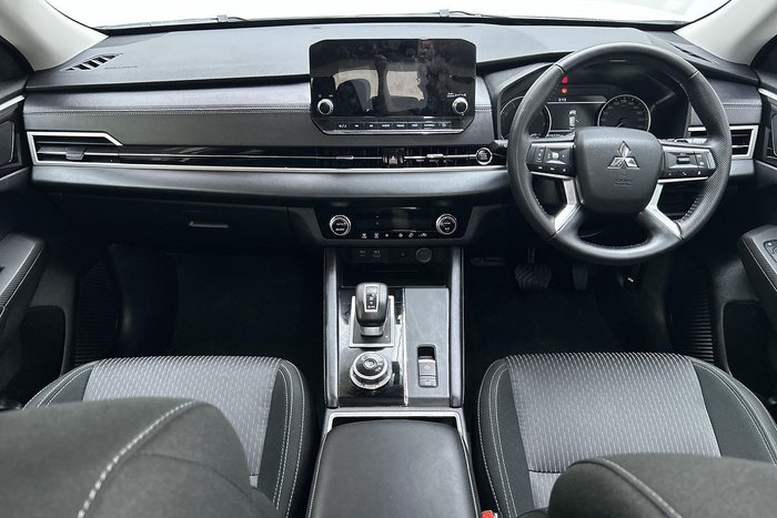 2024 Mitsubishi Outlander LS