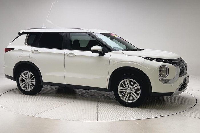 2024 Mitsubishi Outlander LS