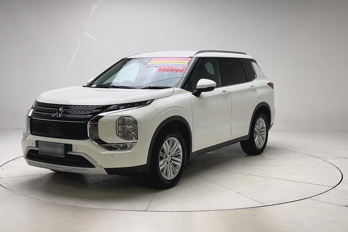 2024 Mitsubishi Outlander LS