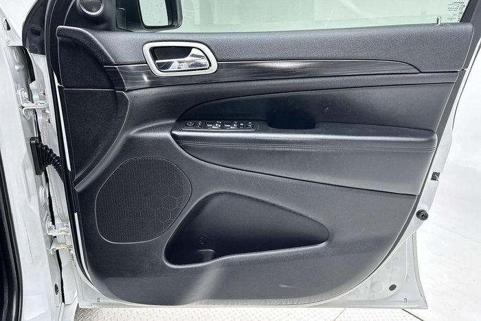 2020 Jeep Grand Cherokee Night Eagle