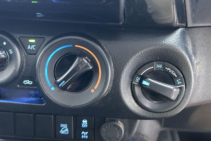 2021 Toyota Hilux SR