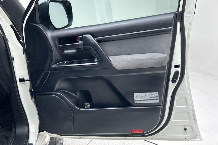 2011 Toyota Landcruiser Altitude