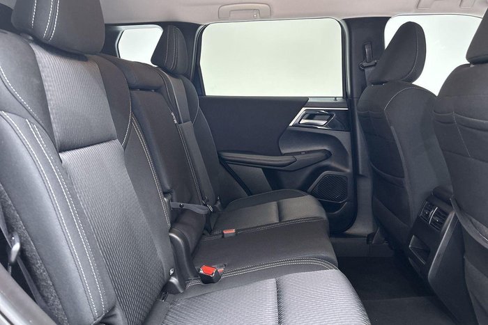 2024 Mitsubishi Outlander LS