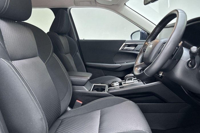 2024 Mitsubishi Outlander LS