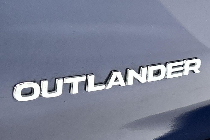 2024 Mitsubishi Outlander LS
