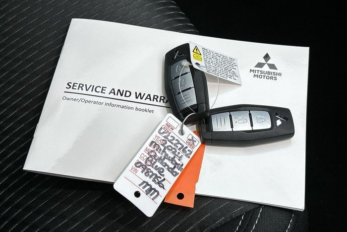 2024 Mitsubishi Outlander LS