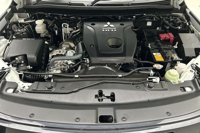 2024 Mitsubishi Pajero Sport GLS