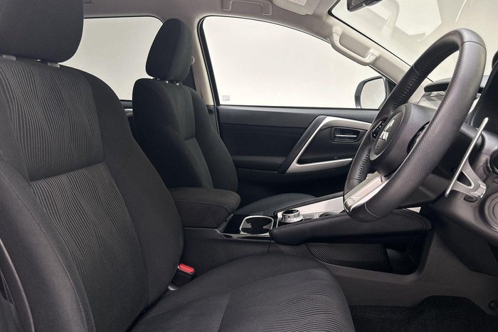 2024 Mitsubishi Pajero Sport GLS