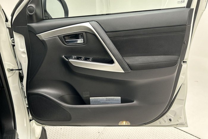 2024 Mitsubishi Pajero Sport GLS