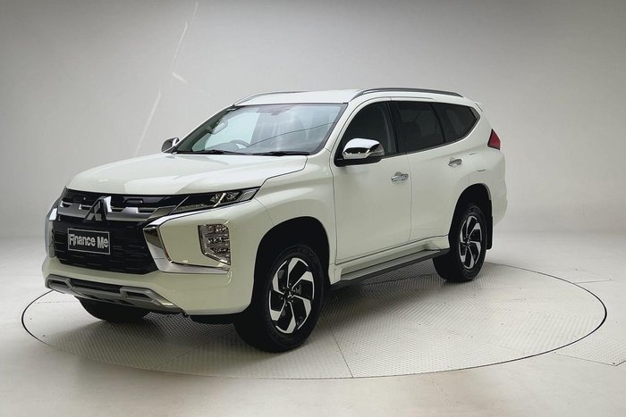 2024 Mitsubishi Pajero Sport GLS