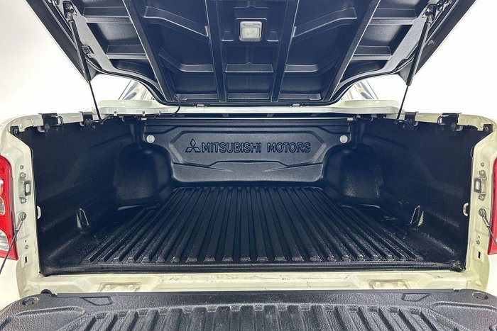 2017 Mitsubishi Triton GLS