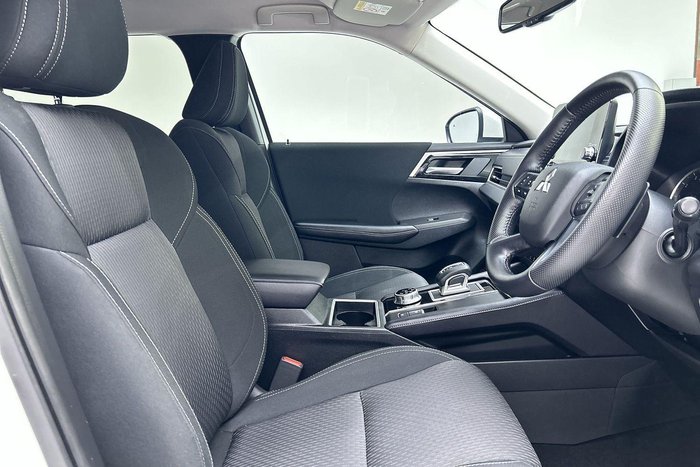 2024 Mitsubishi Outlander LS