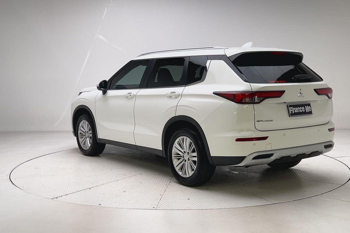 2024 Mitsubishi Outlander LS