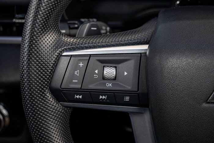 2025 Mitsubishi Outlander ES