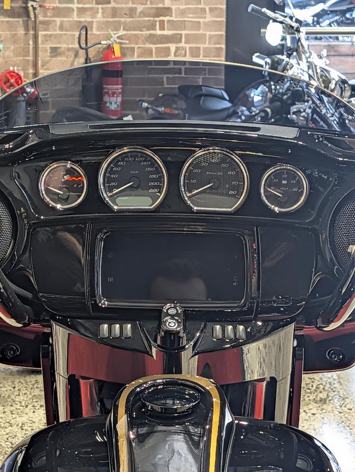 2020 Harley-Davidson Street Glide Special 114 (FLHXS) Touring Black