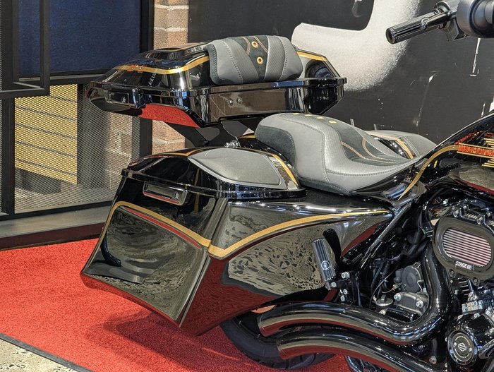 2020 Harley-Davidson Street Glide Special 114 (FLHXS) Touring Black