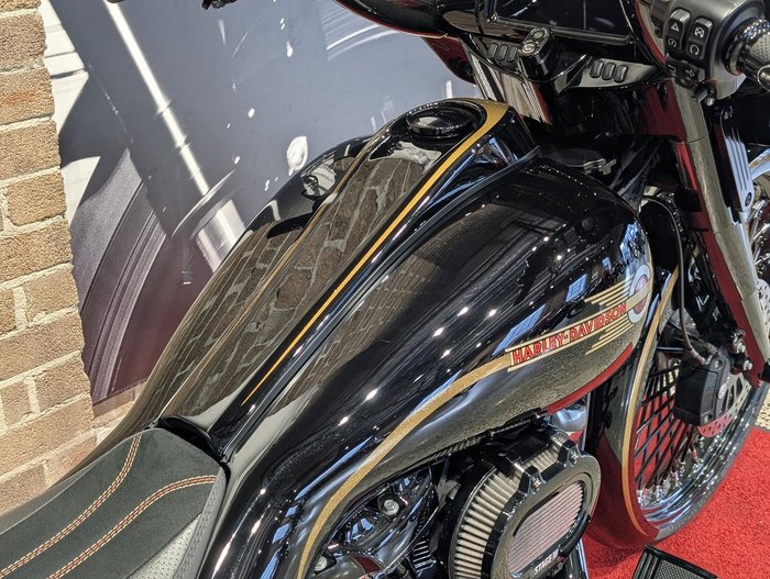 2020 Harley-Davidson Street Glide Special 114 (FLHXS) Touring Black