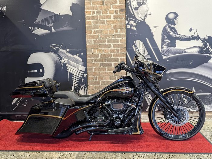 2020 Harley-Davidson Street Glide Special 114 (FLHXS) Touring Black