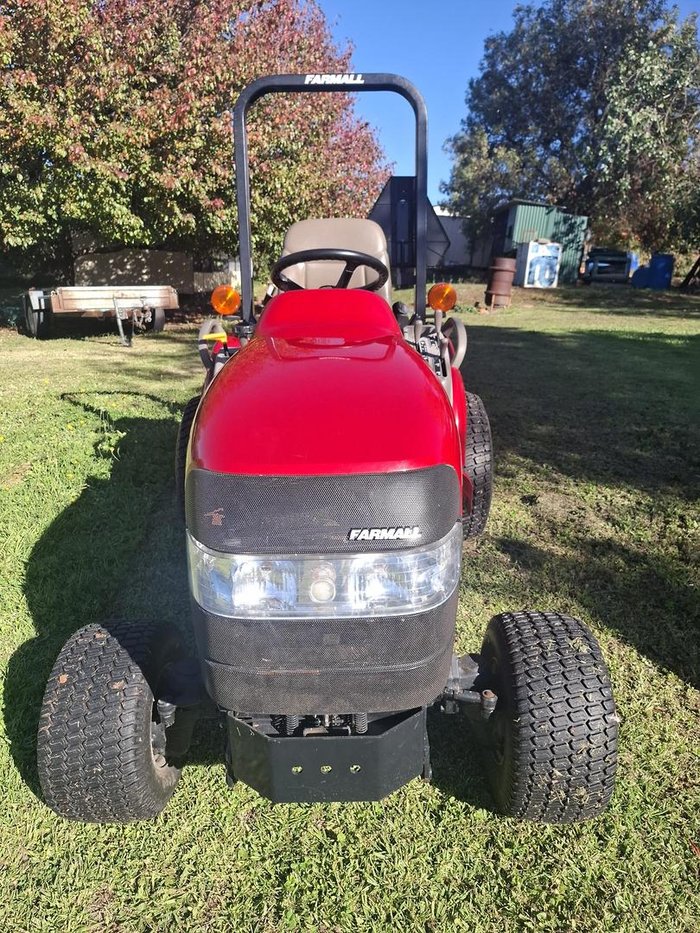 2006 CASE Dx18e RED