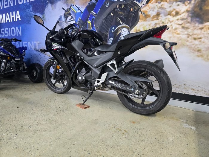 2014 Honda CBR300R BLACK