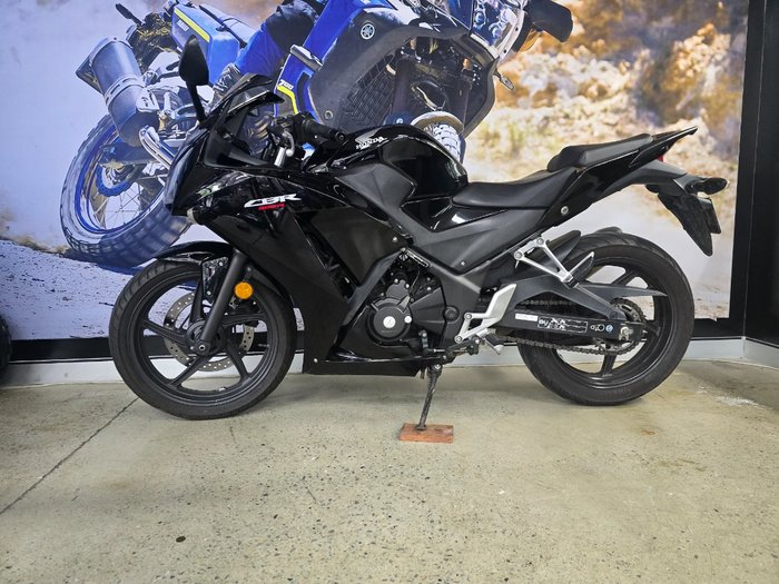 2014 Honda CBR300R BLACK