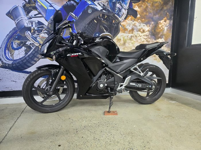 2014 Honda CBR300R BLACK