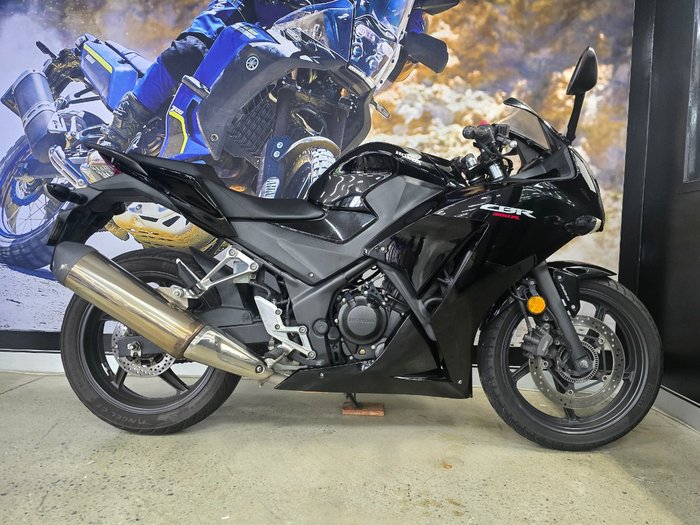 2014 Honda CBR300R BLACK