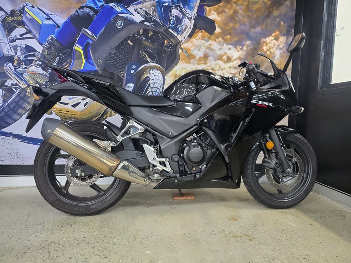 2014 Honda CBR300R BLACK