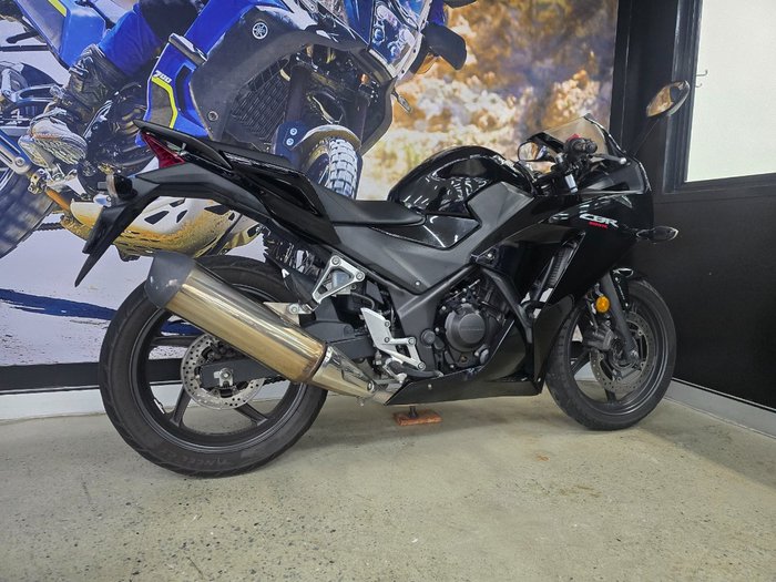 2014 Honda CBR300R BLACK