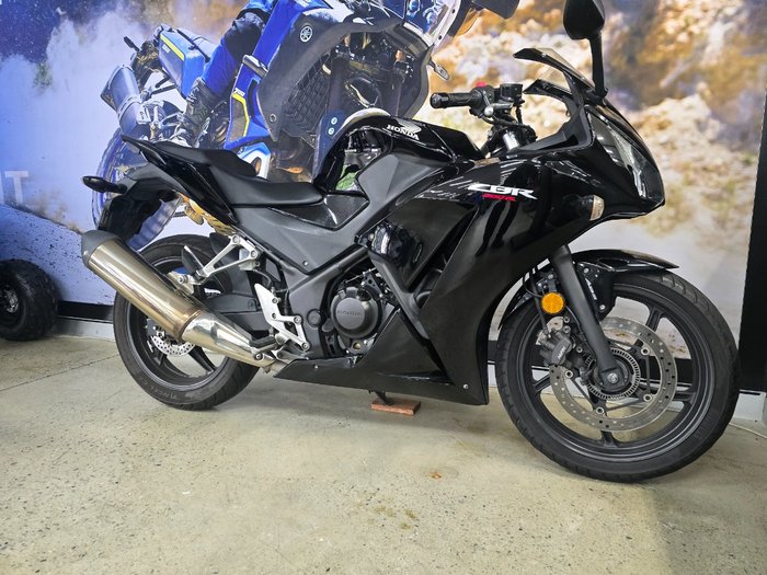 2014 Honda CBR300R BLACK