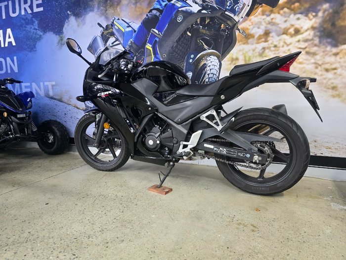 2014 Honda CBR300R BLACK