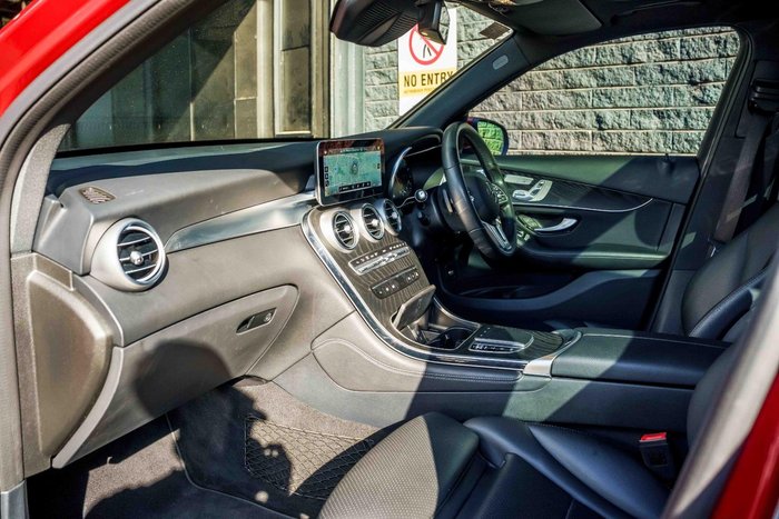 2019 Mercedes-Benz GLC-Class GLC300