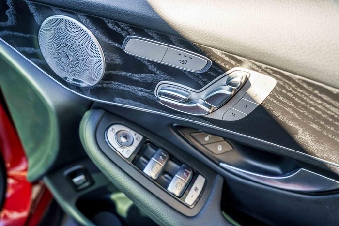 2019 Mercedes-Benz GLC-Class GLC300
