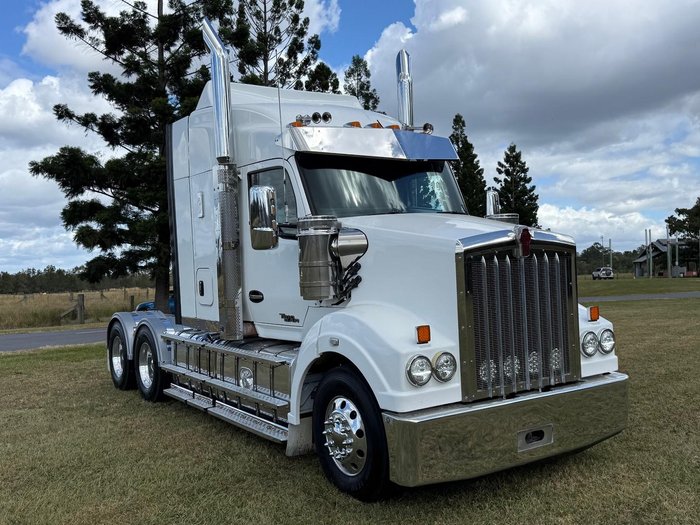 2023 Kenworth T610 SAR White