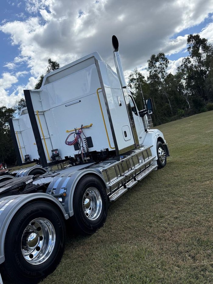 2023 Kenworth T610 SAR White