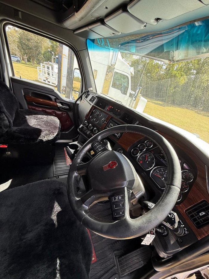 2023 Kenworth T610 SAR White