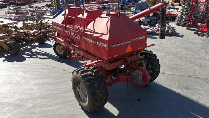 0 Morris 8336 Air Seeder With 3 Bins Used RED