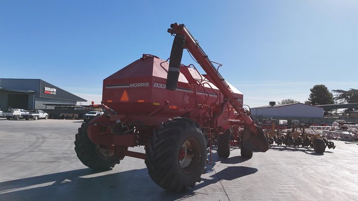 0 Morris 8336 Air Seeder With 3 Bins Used RED