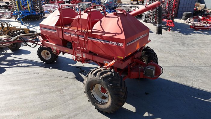 0 USED MORRIS 8336 AIR SEEDER WITH 3 BINS RED