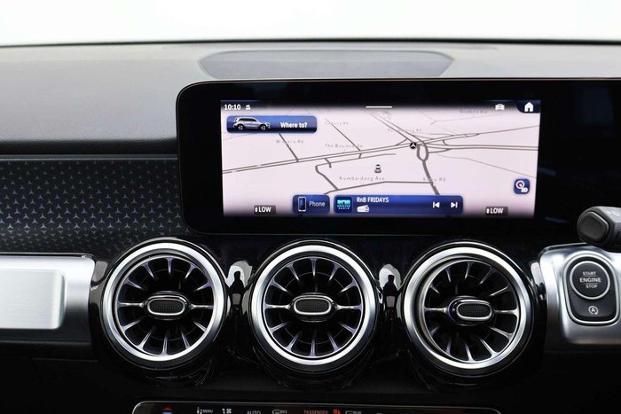 2025 Mercedes-Benz GLB-Class GLB200