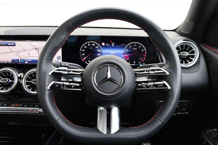2025 Mercedes-Benz GLB-Class GLB200