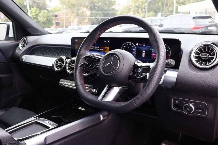 2025 Mercedes-Benz GLB-Class GLB200