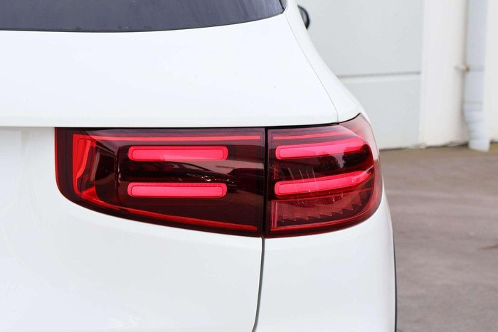 2025 Mercedes-Benz GLB-Class GLB200